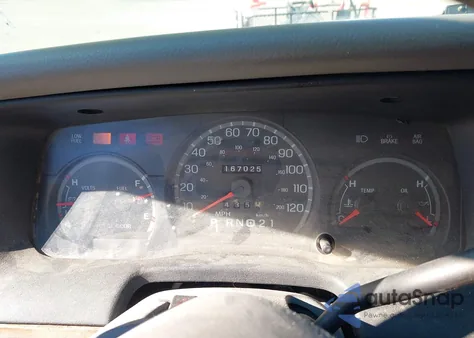 2004 Ford Crown Victoria Lx z USA, uszkodzony, nr VIN 2FAFP74W14X149804